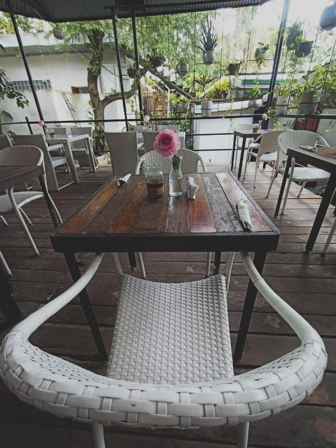 La Place Lapu-Lapu City Exteriér fotografie