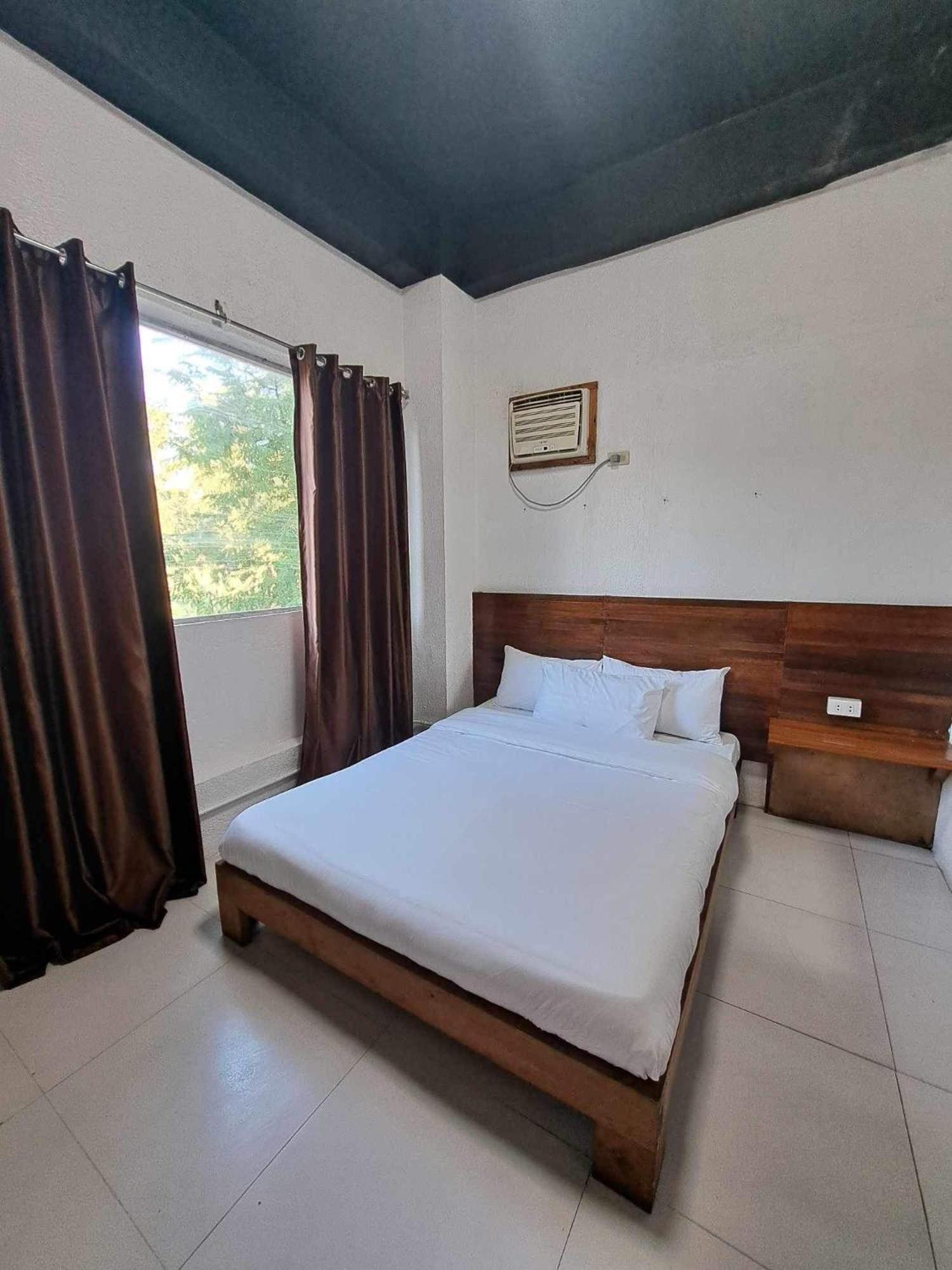 La Place Lapu-Lapu City Exteriér fotografie